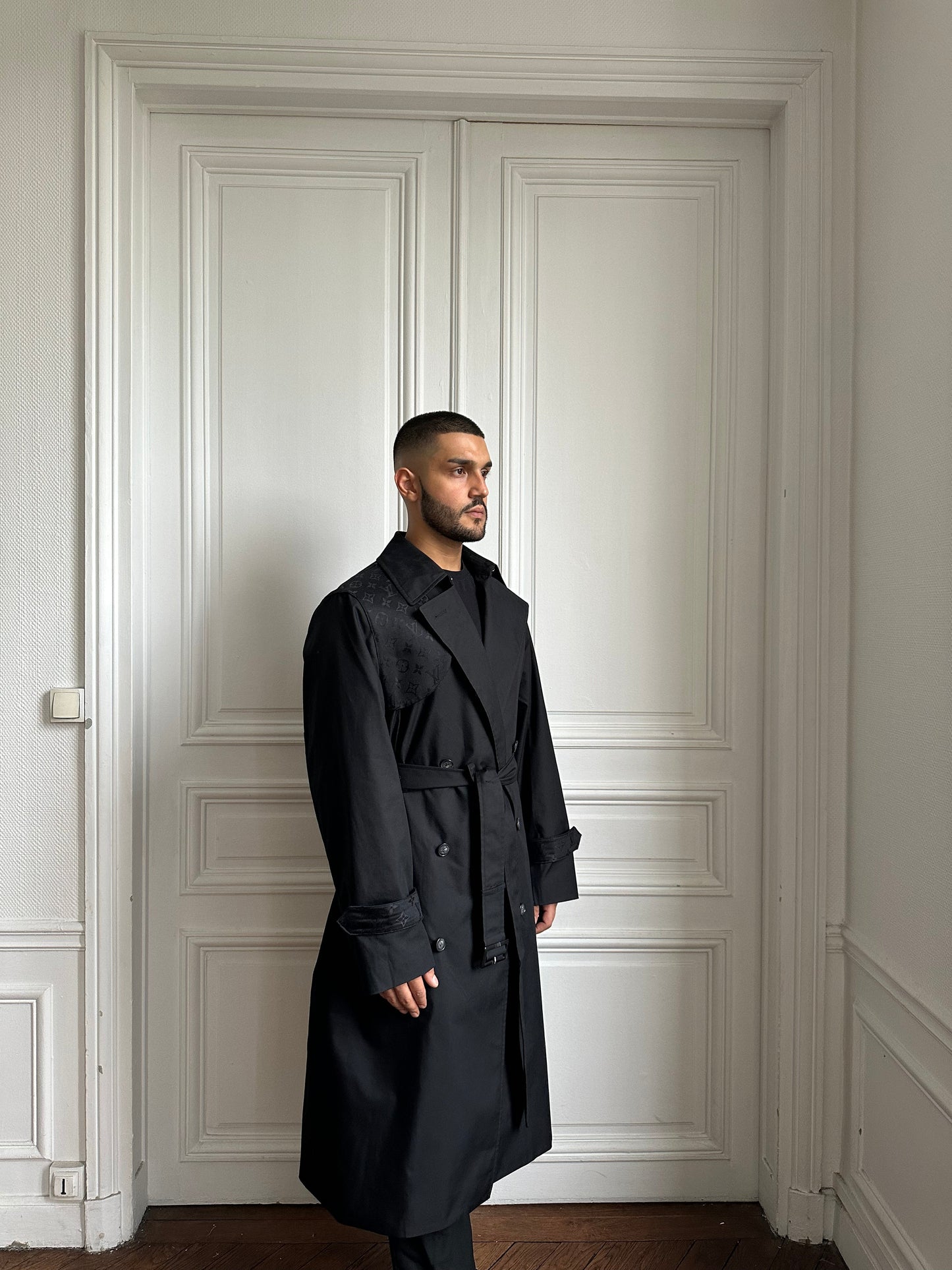 Trench black shawl