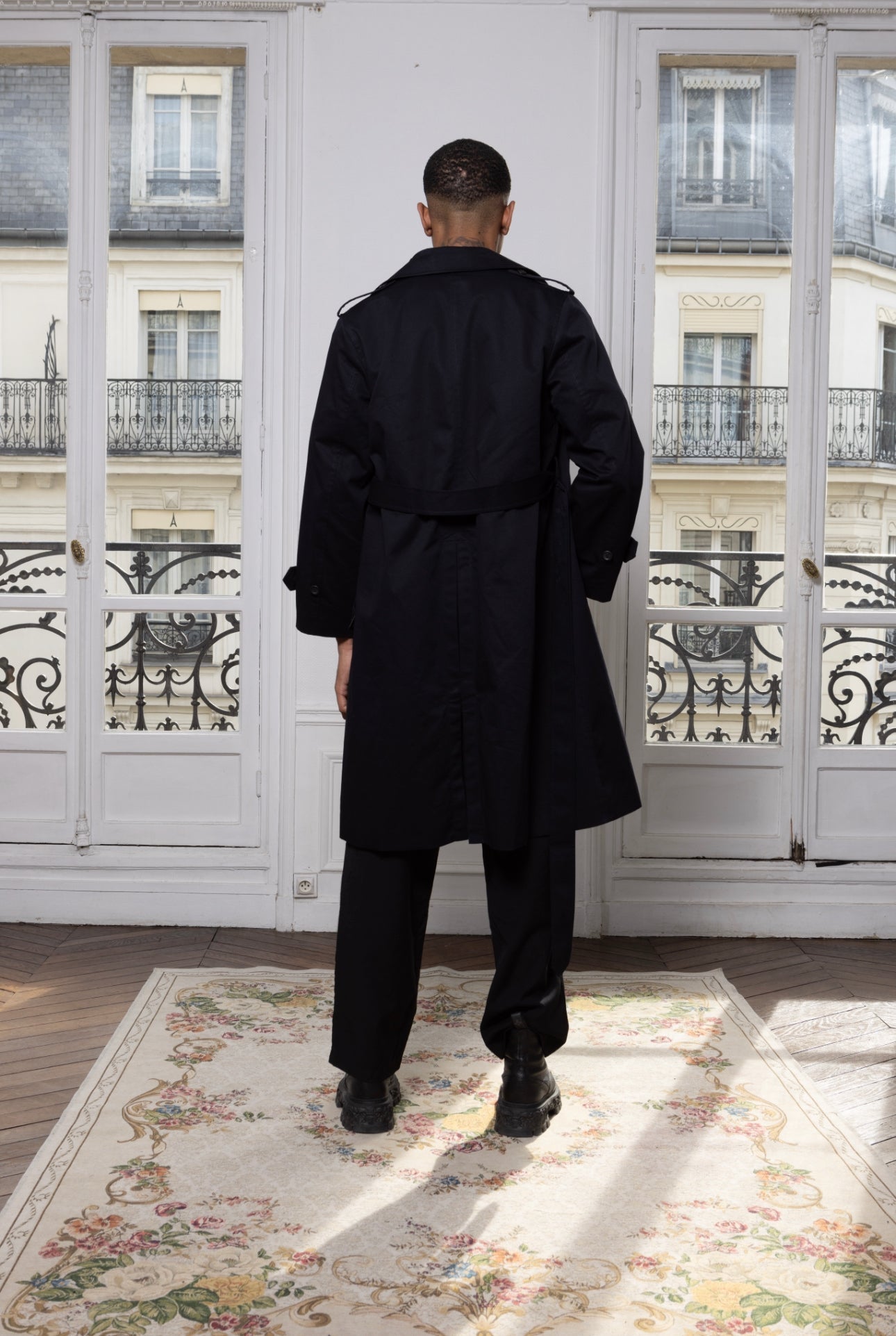 Trench black shawl