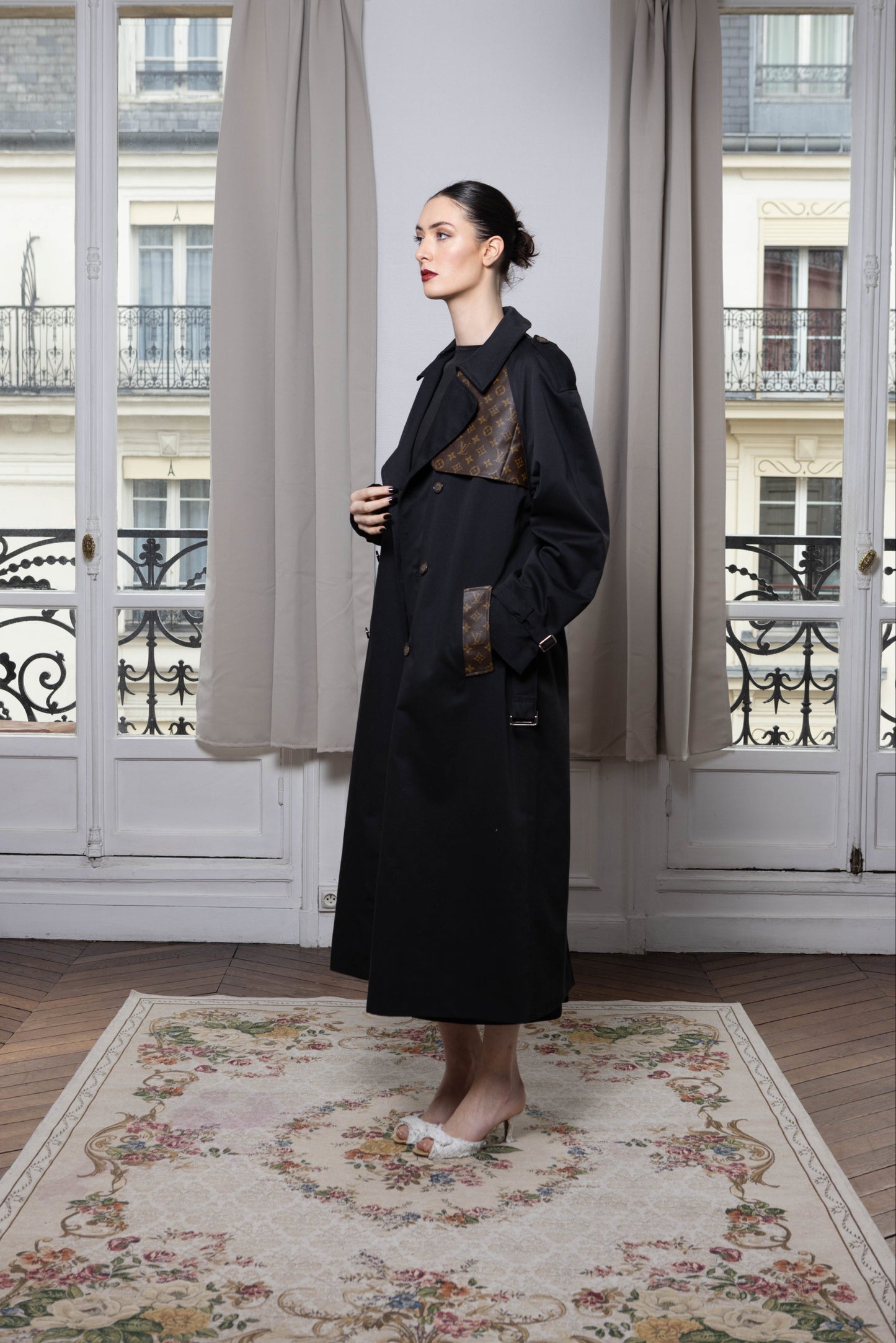 Trench black palace