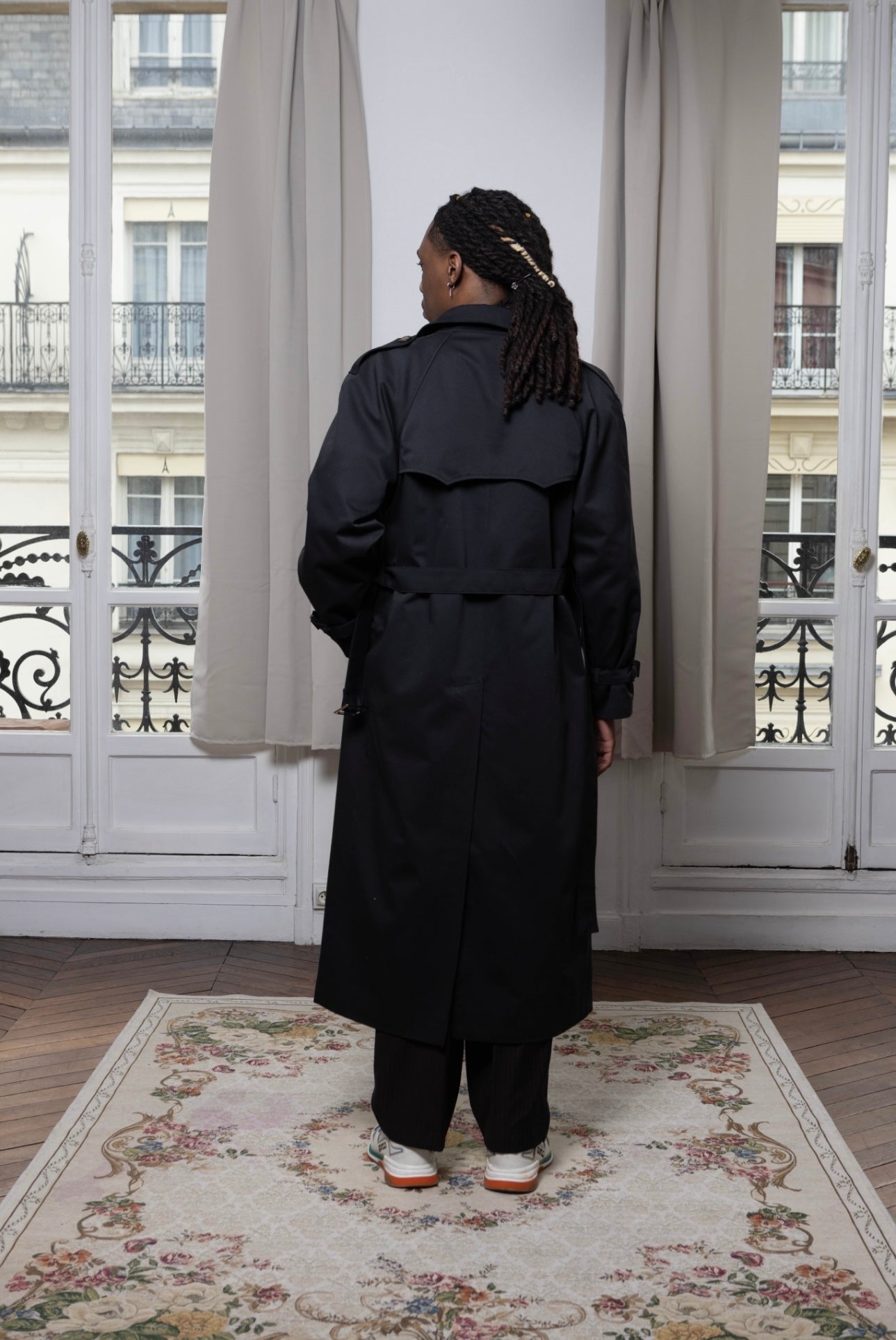Trench black palace