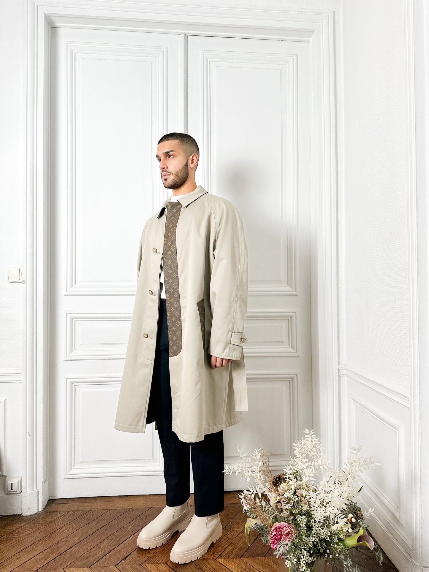 Trench beige tower