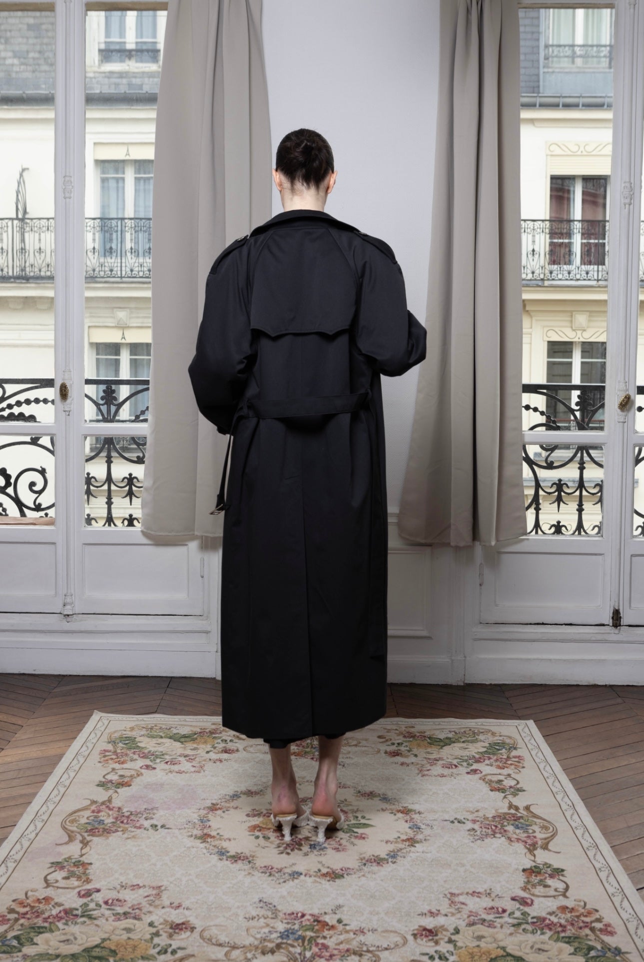Trench black palace