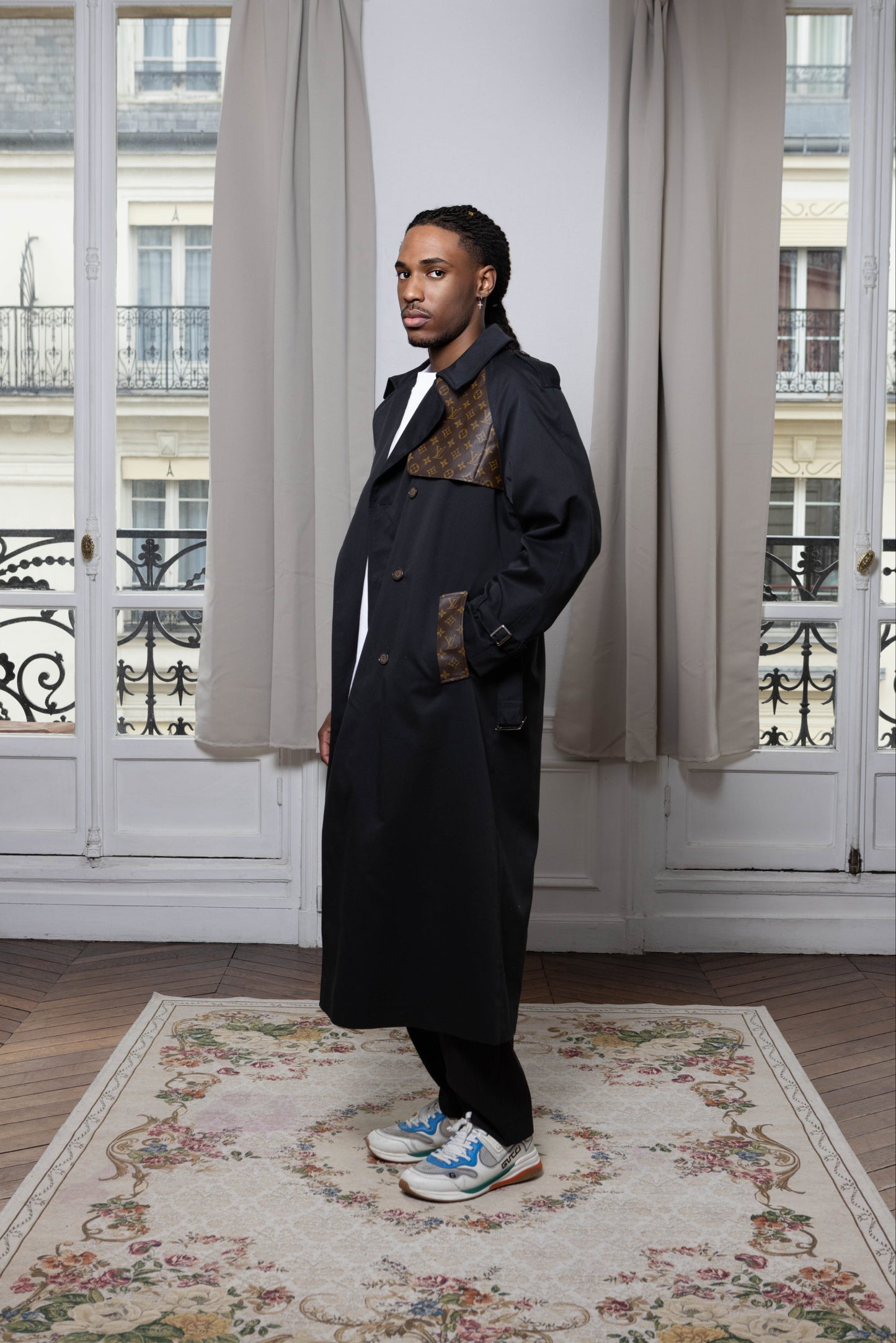 Trench black palace